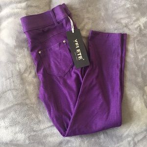 NWT- Yelete Capri leggings purple SMALL